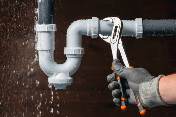 Professional Pipe Repair technician working in Mantador, ND